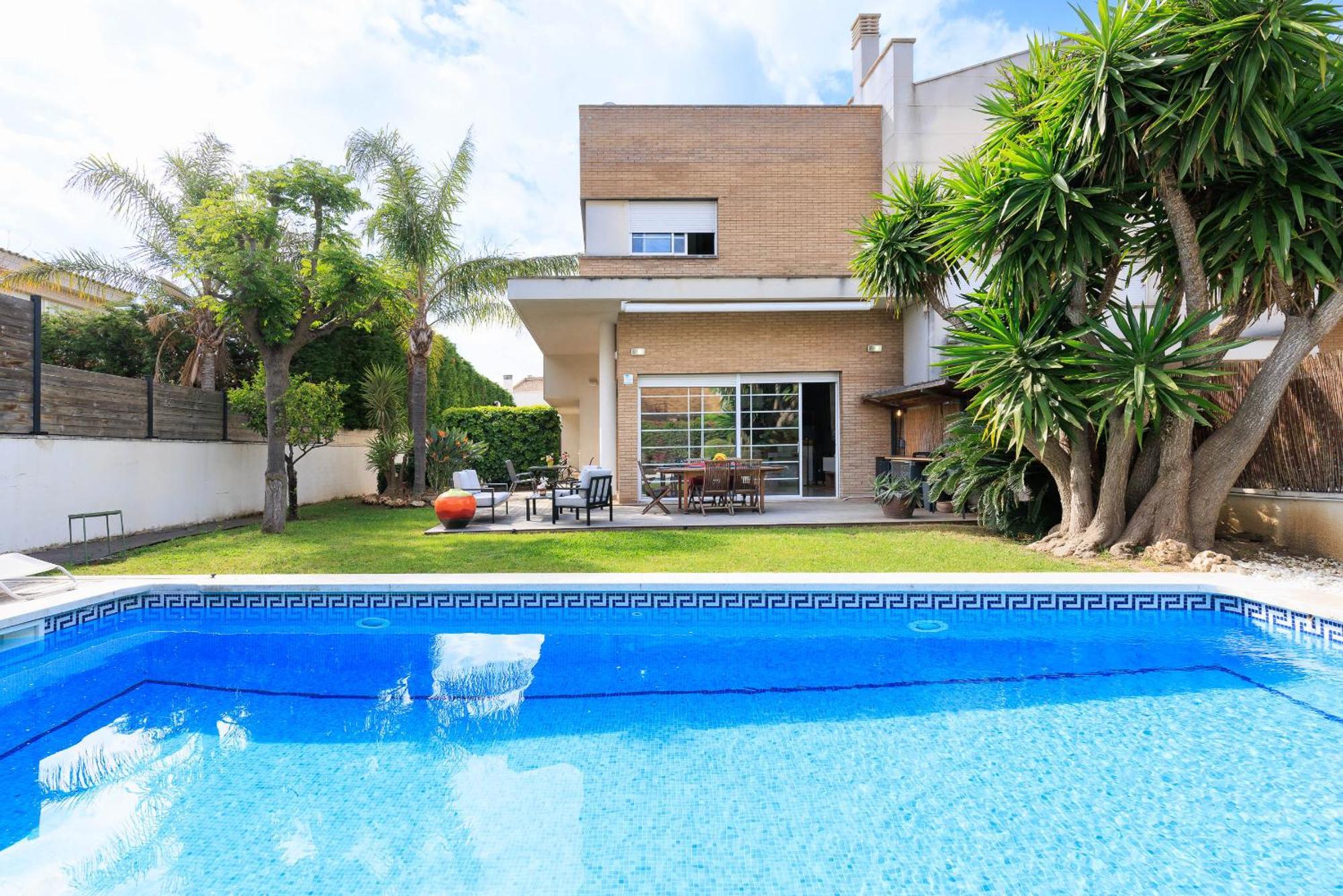 Martorell Planet Costa Dorada Cambrils Exterior foto